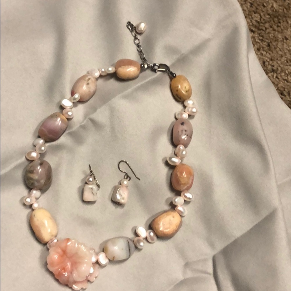 LOFT necklace